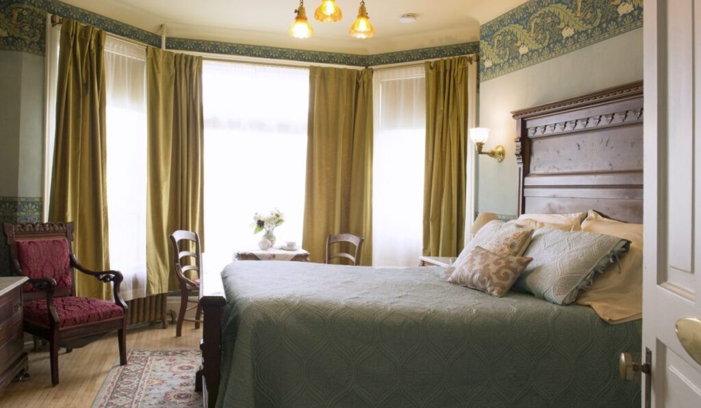 bedroom curtains in Dubai