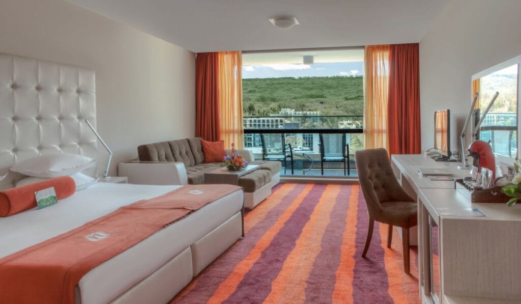 silk curtains in Dubai